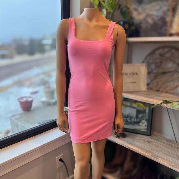 Francesca's Dresses & Skirts - NWT Francesca’s Tina Pink Square Neck Bodycon Nylon Tank Mini Dress - Medium